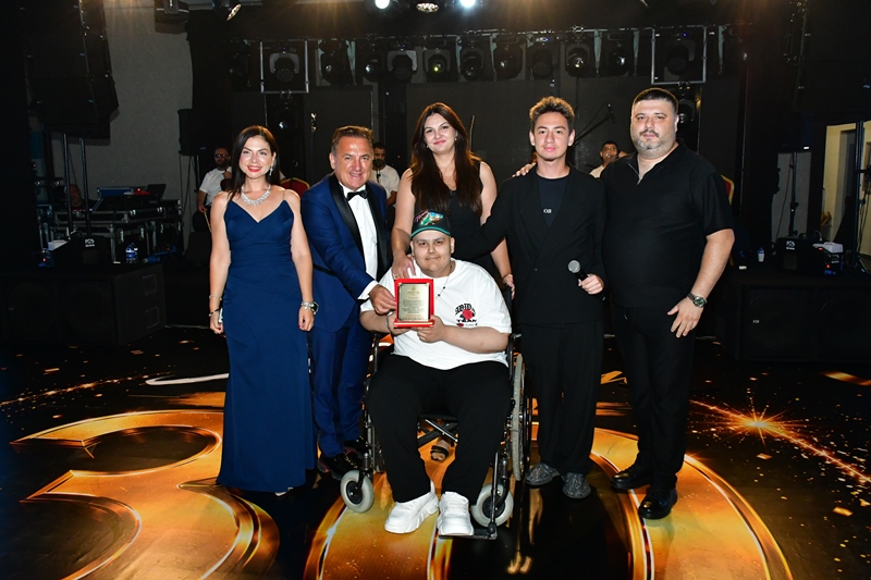 �amdanc� Ve By Mustafa Gaziantep, Görkemli Bir Gala �le Kap�lar�n� Açt� 